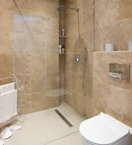 Charming In Perfect Location شقة *