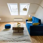 Charming In Perfect Location